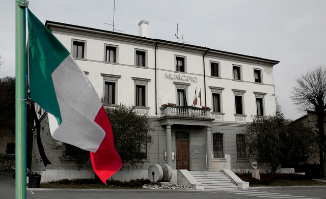  BANDIERA NAZIONALE A MEZZ'ASTA